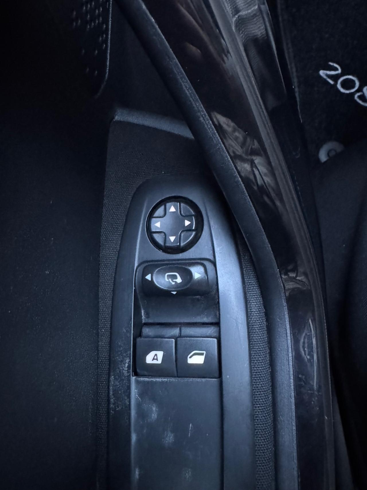 Peugeot 208 1.5 HDI KM CERTIFICATI