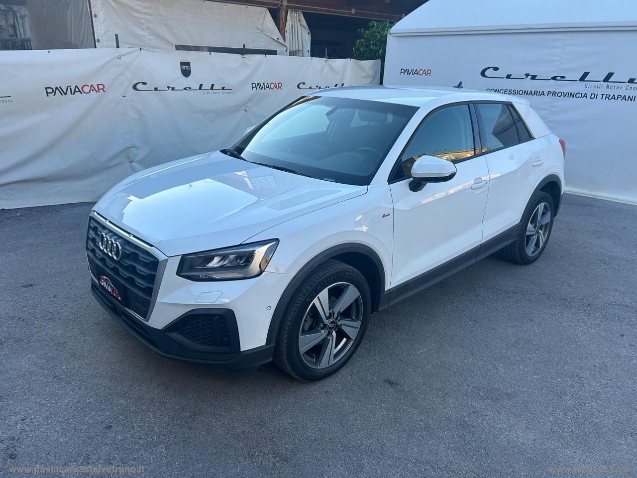 AUDI Q2 30 TDI S tronic Identity Black