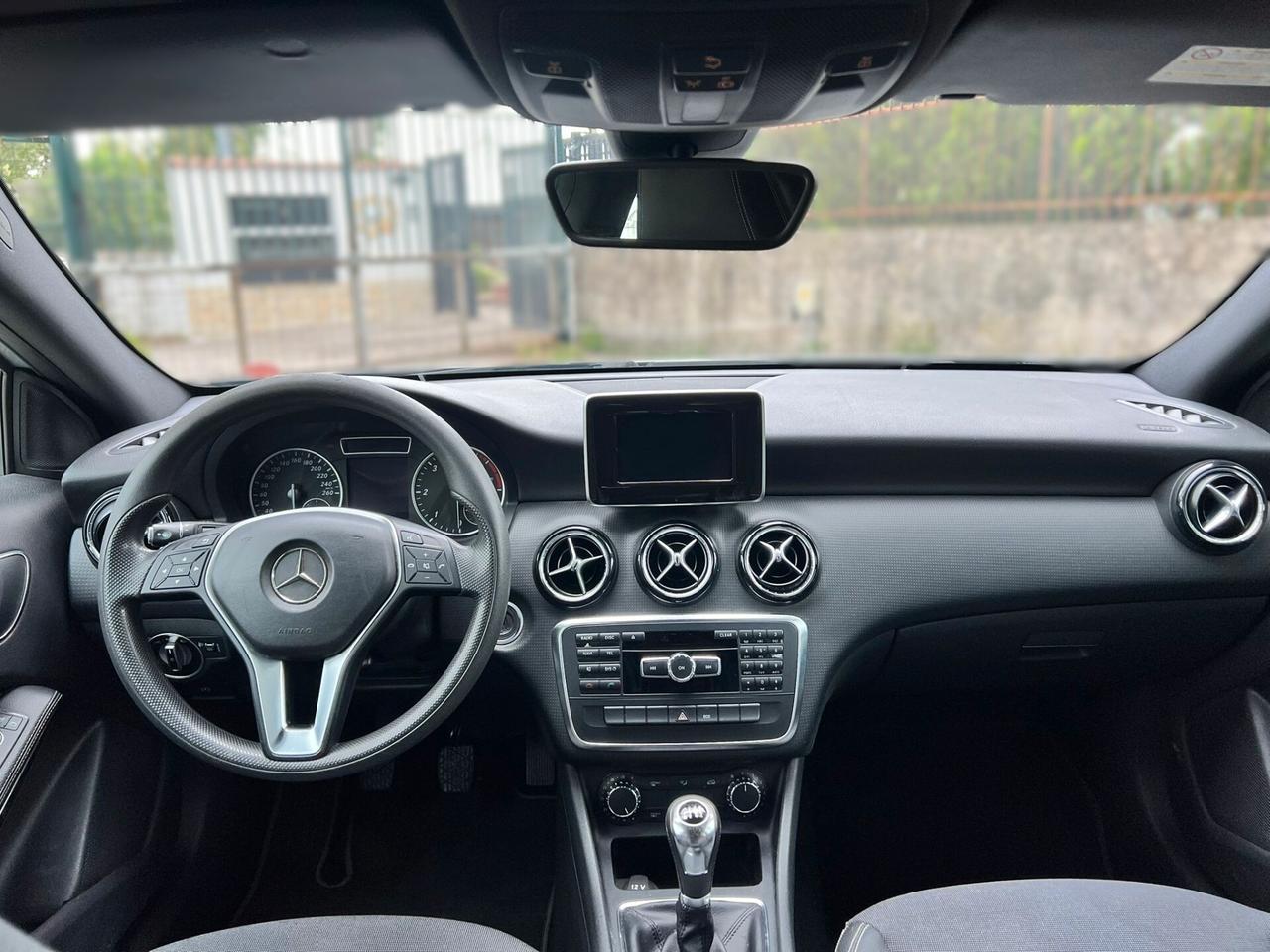 MERCEDES CLASSE A 180 1.5 CDI Premium-2013