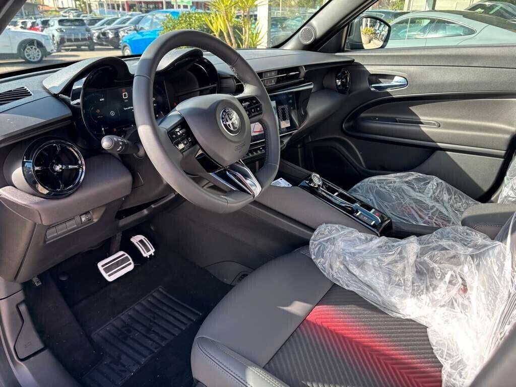 Alfa Romeo Junior 1.2 145 CV Hybrid eDCT6 Speciale KM 0 IVA ESPOSTA Tua a soli 269 Euro al mese