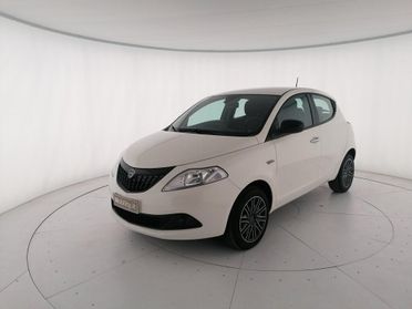 Lancia Ypsilon 1.0 FireFly Hybrid Silver