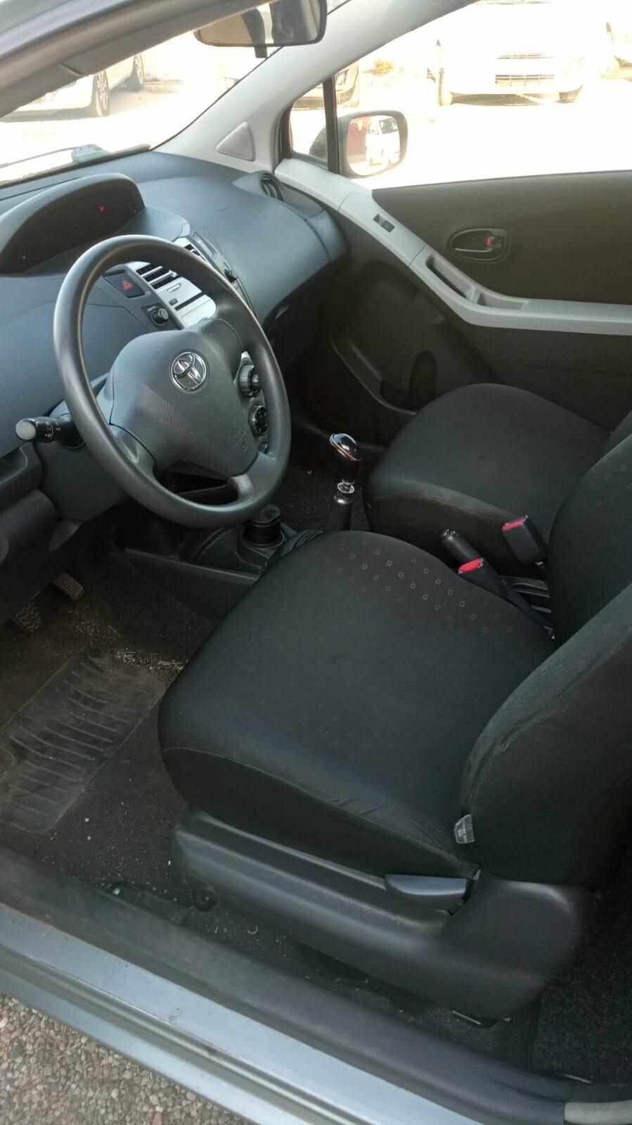 Toyota Yaris 1.0 solo 64mila km