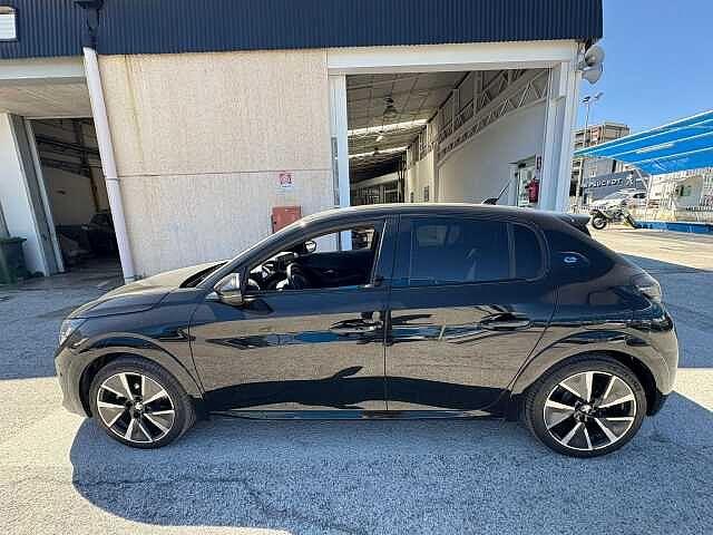 Peugeot 208 motore elettrico 136 CV 5 porte GT