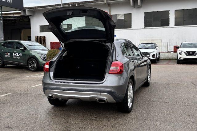 MERCEDES-BENZ GLA 200 d Automatic 4Matic Sport