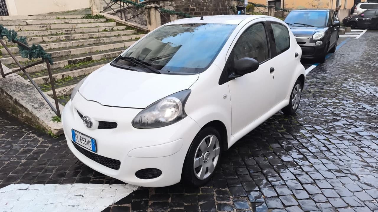 Toyota Aygo 1.0 12V VVT-i 5 porte connect