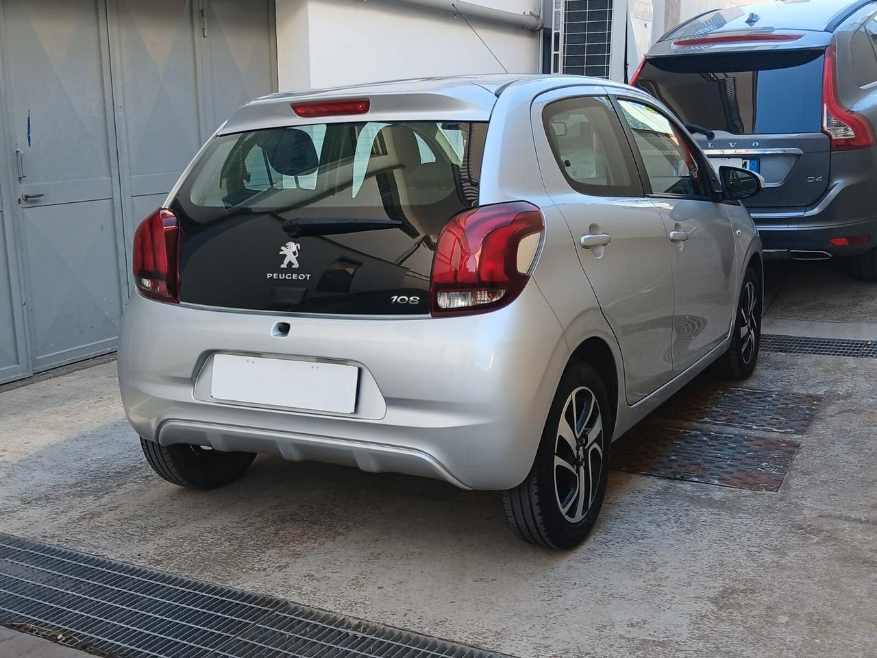 Peugeot 108 VTi 72 5 porte Allure TOP!