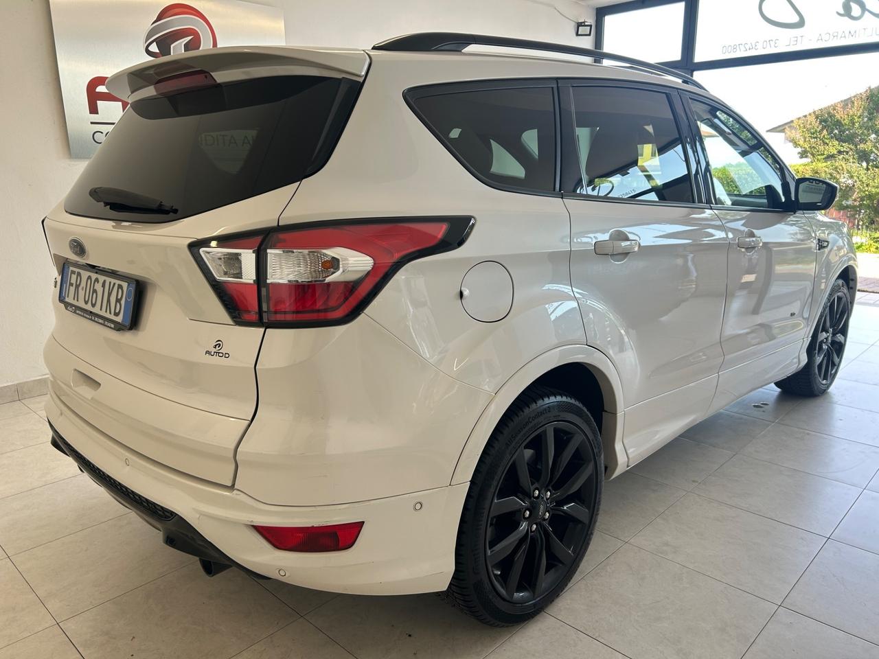 Ford Kuga 2.0 TDCI 180 CV 4WD Powershift ST-Line