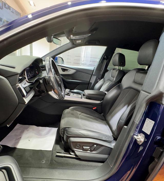 AUDI Q8 45 TDI quattro tiptronic Sport