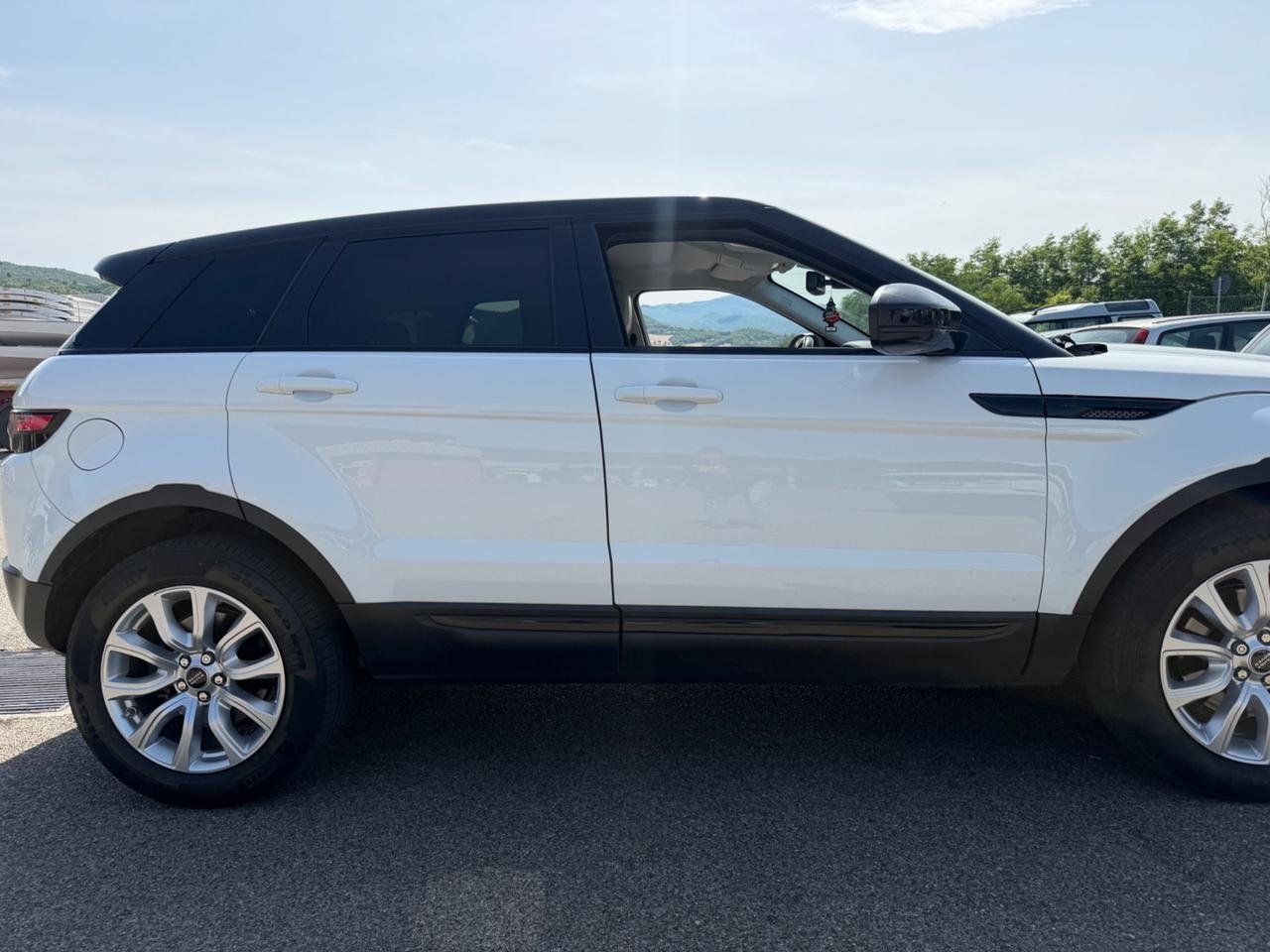 Land Rover Range Evoque 2.0 TD4 150 CV 5p. Pure