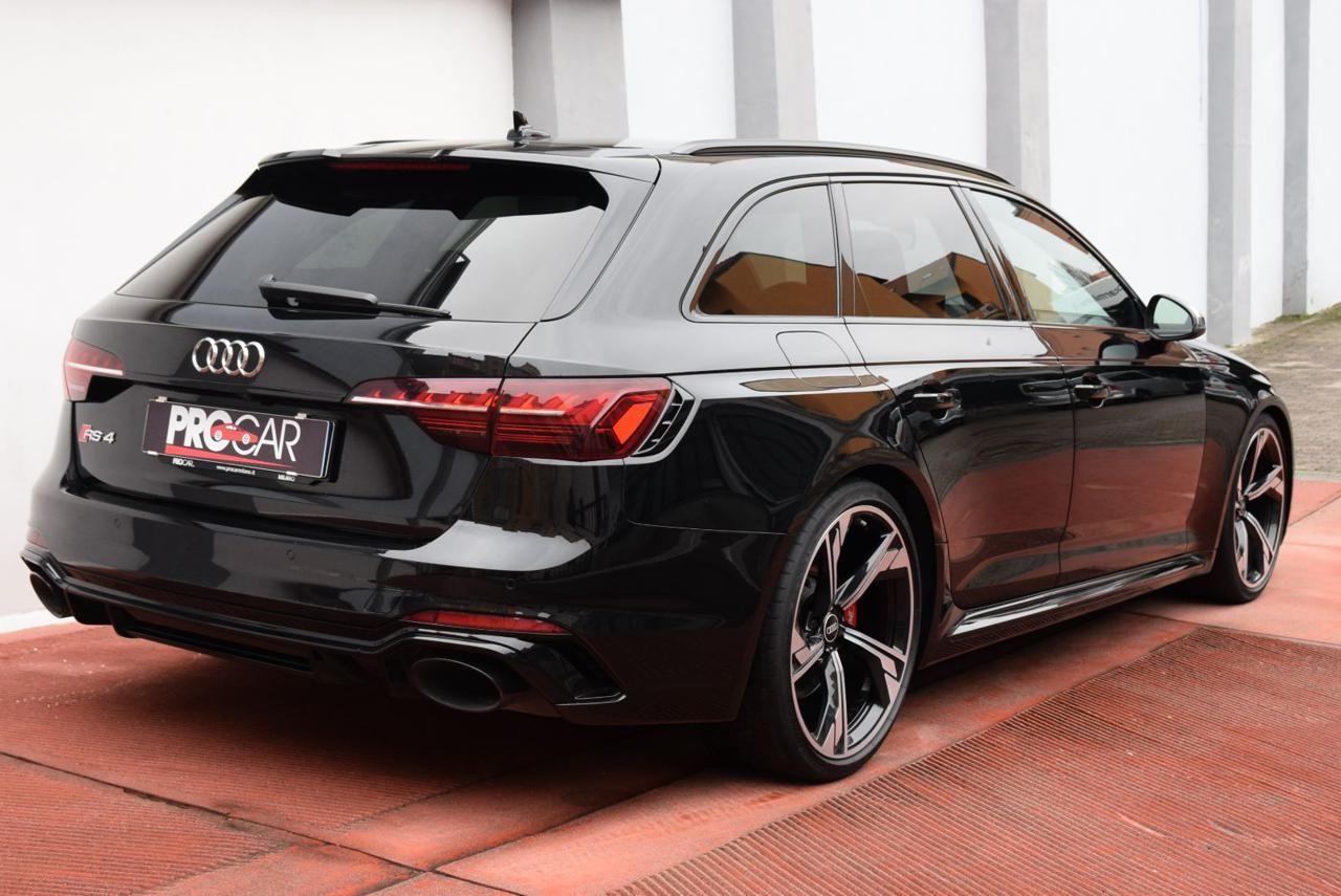 Audi RS4 Avant Dynamic Plus Pack (Carbo/DRC/SportDiff..)