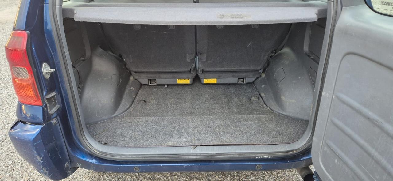 Toyota RAV 4 RAV4 2.0 Tdi D-4D cat 5 porte Sol