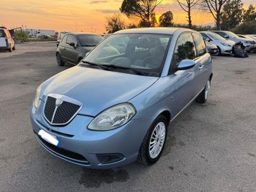Lancia Ypsilon 1.3 MJT 75 CV Platino