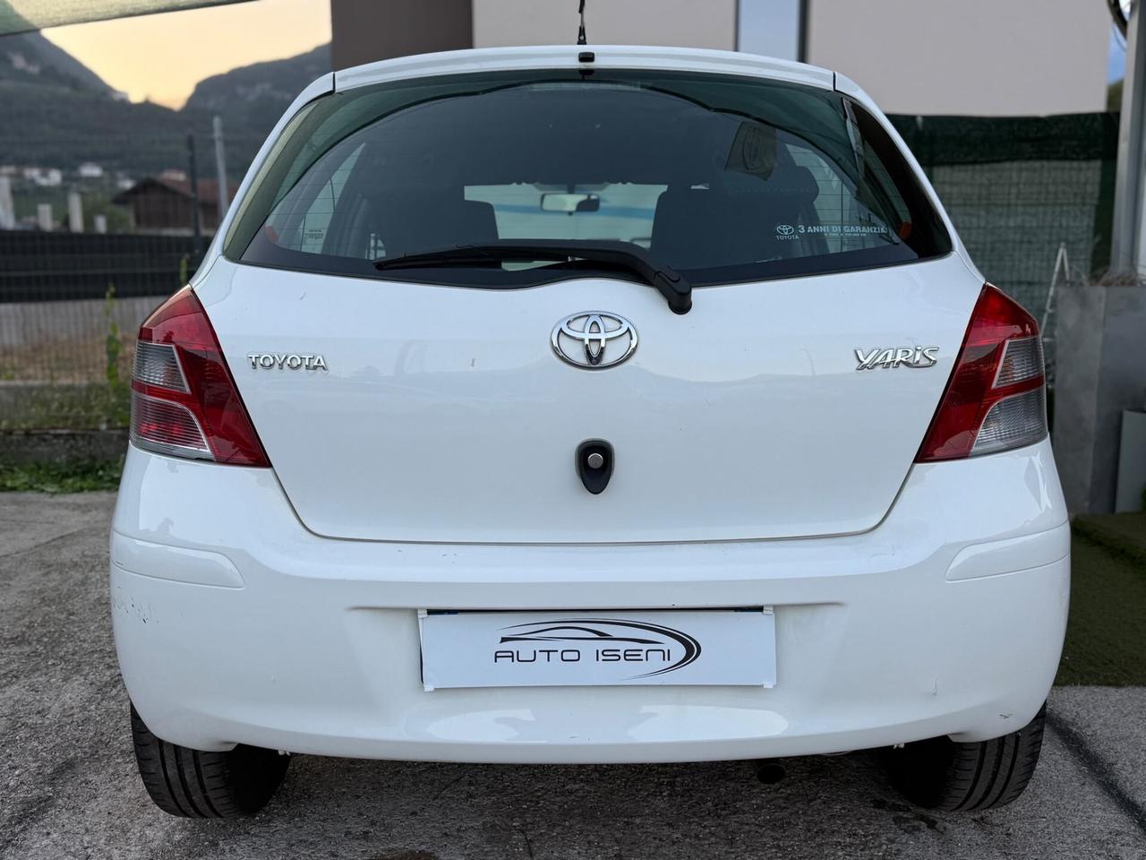 Toyota Yaris 1.3 5 porte SOLO 98.000 KM NEOPATENTATI OK