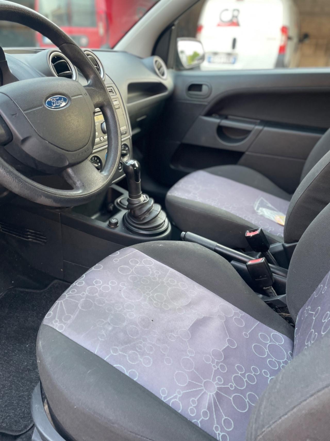 Ford Fiesta 1.2 16V 3p. Ghia