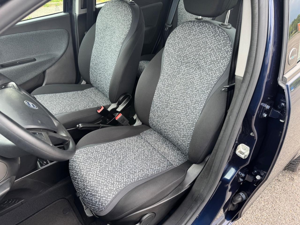 Lancia Ypsilon soli 20000km idonea ai neopatentati