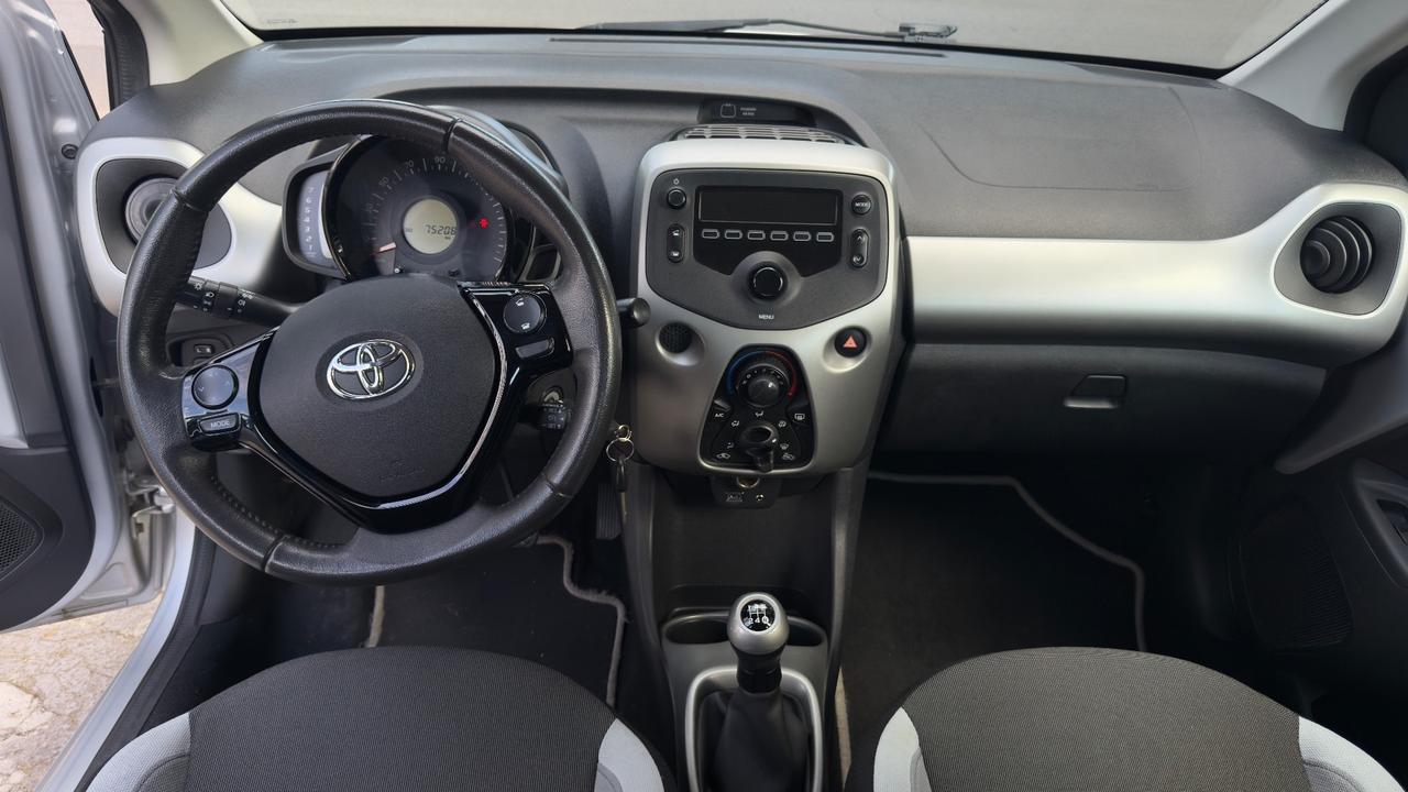 Toyota Aygo 1.0 VVT-i 69 CV 5 porte x-clusiv