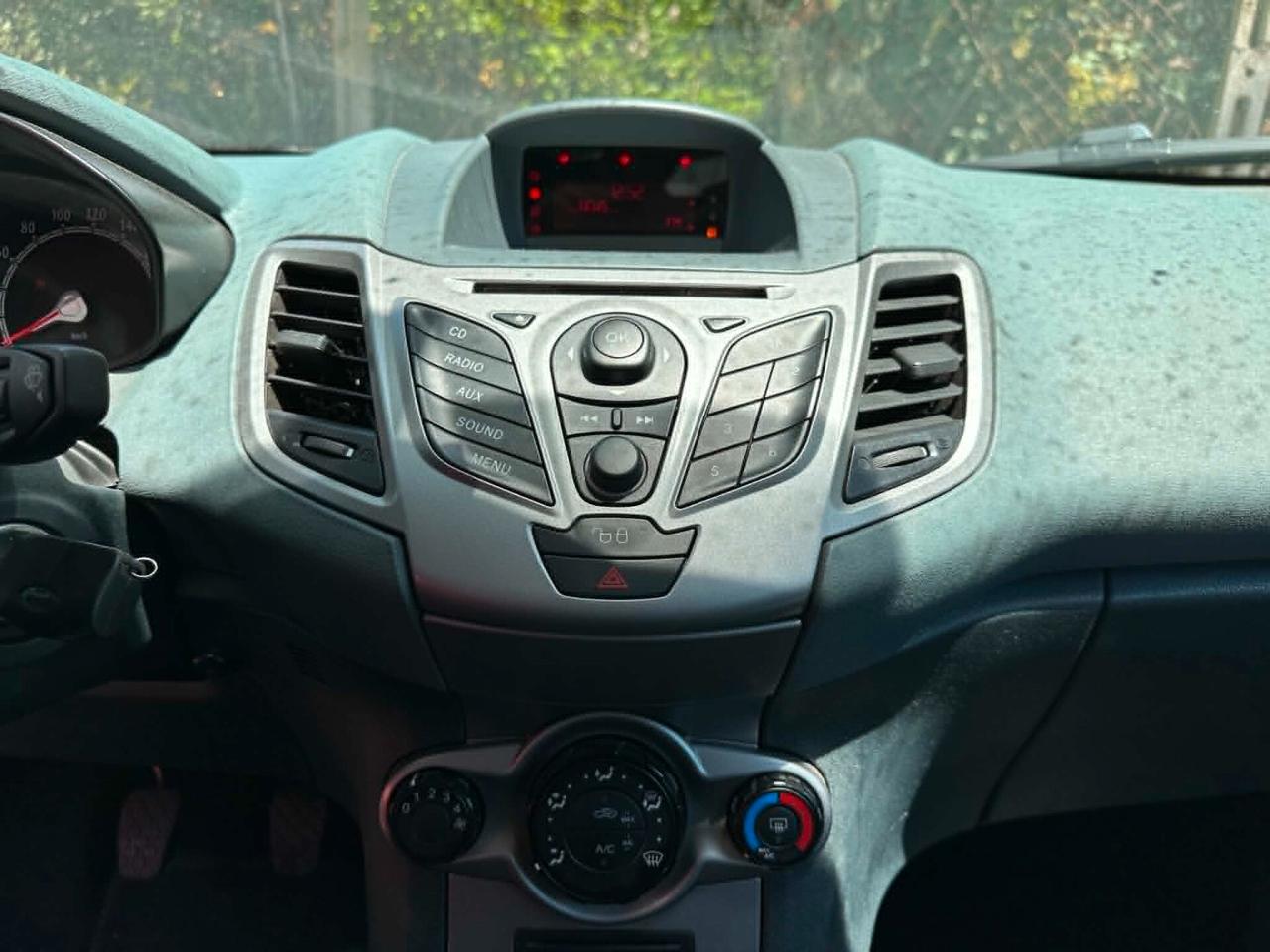 Ford Fiesta 1.4 TDCi 70CV 5 porte Titanium