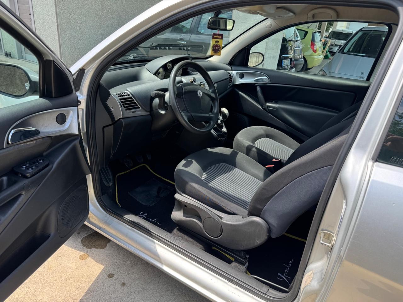 Lancia Ypsilon 1.2 Argento