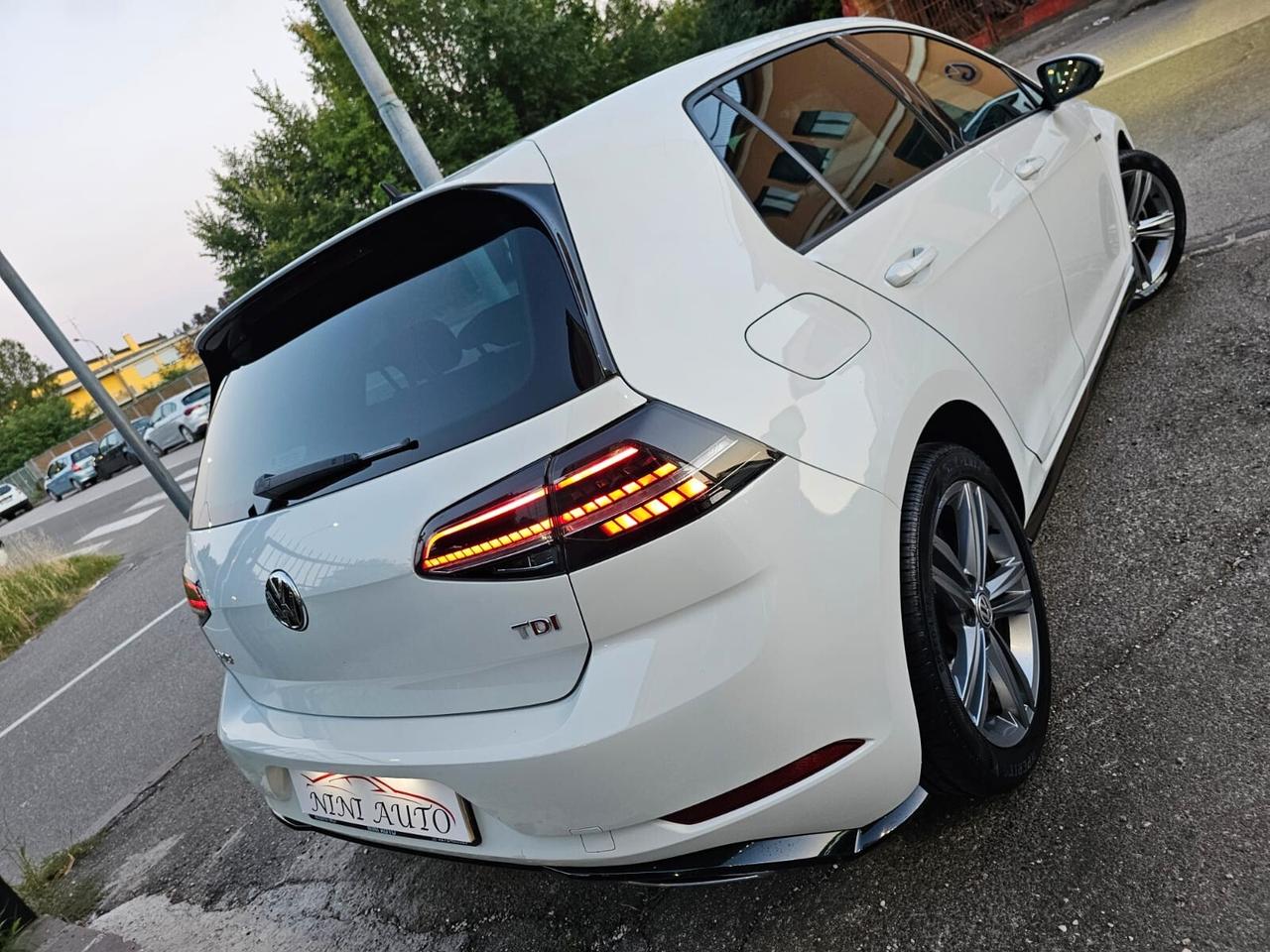 Volkswagen Golf 7.5 1.6 TDI 115cv R-Line*Bi-Xeno*Cockpit*Euro6*