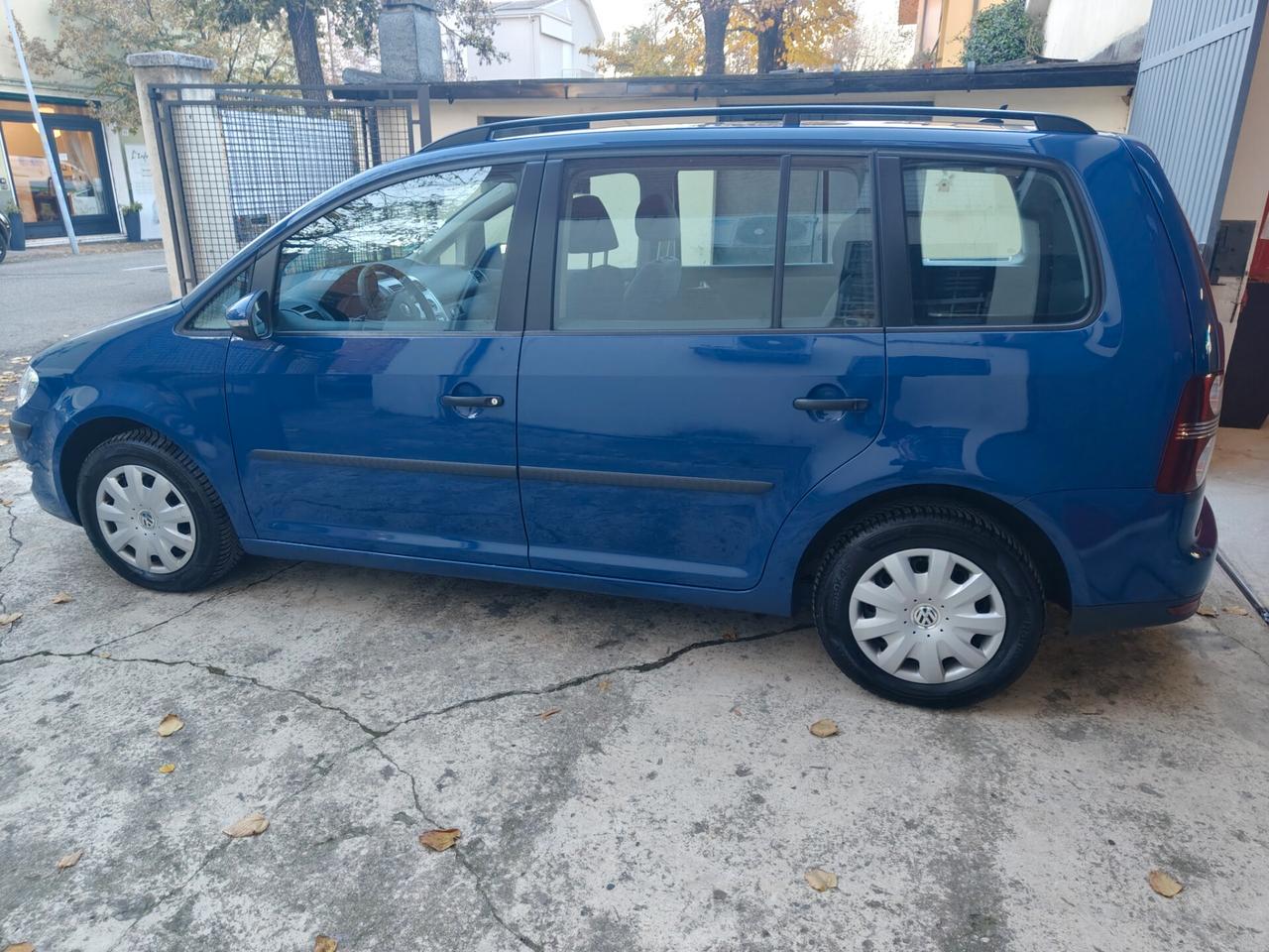 Volkswagen Touran 1.6 Conceptline