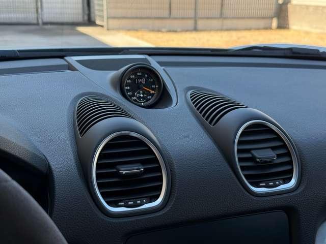 Porsche Cayman 718 4.0 GT4