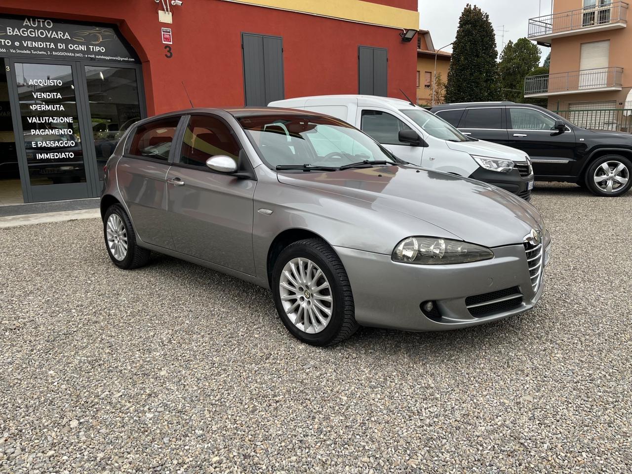 Alfa Romeo 147 1.9 JTD (120) 5 porte Distinctive