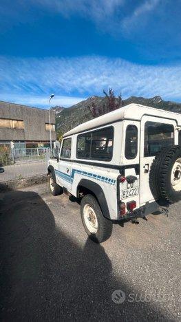 LAND ROVER Defender - 1985