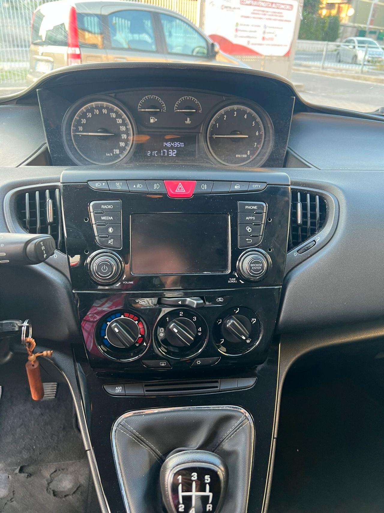 Lancia Ypsilon 1.2 69 CV 5 porte Platinum