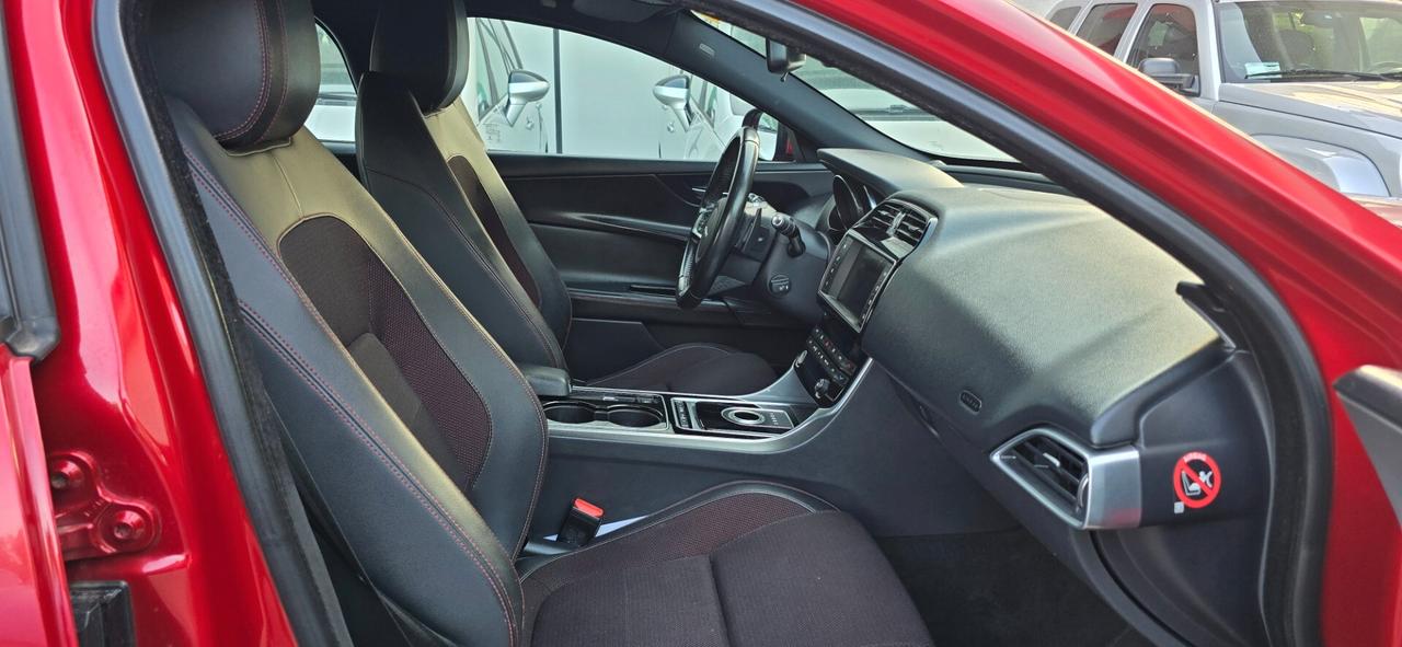 Jaguar XE 2.0 D Turbo 180CV aut. Prestige Business Edition