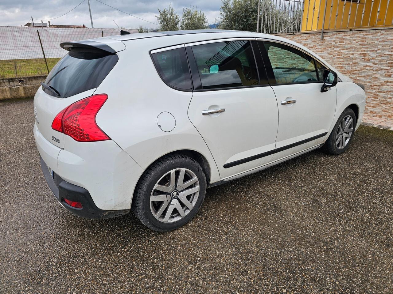 Peugeot 3008 HYbrid4 99g BATTERIA ROTTA