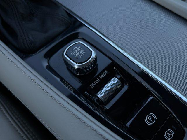 VOLVO XC90 D5 AWD Geartronic 7 posti Inscription