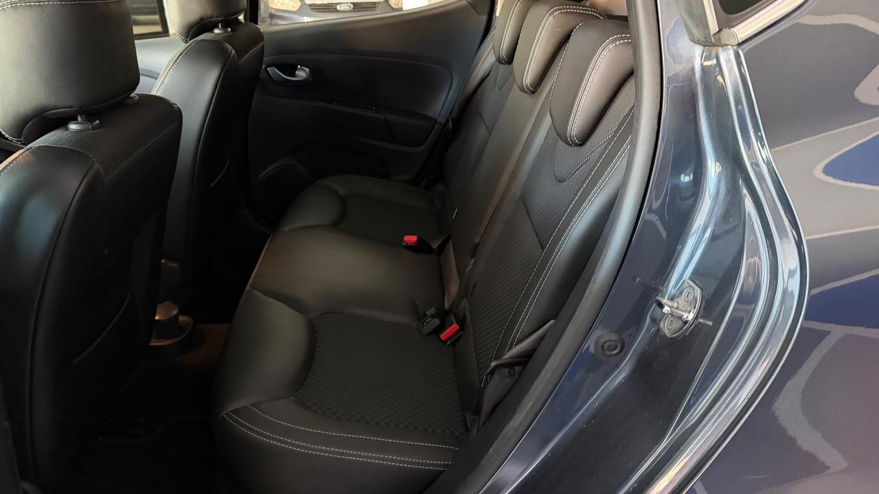 Renault Clio TCe 12V 90 CV Moschino Intens