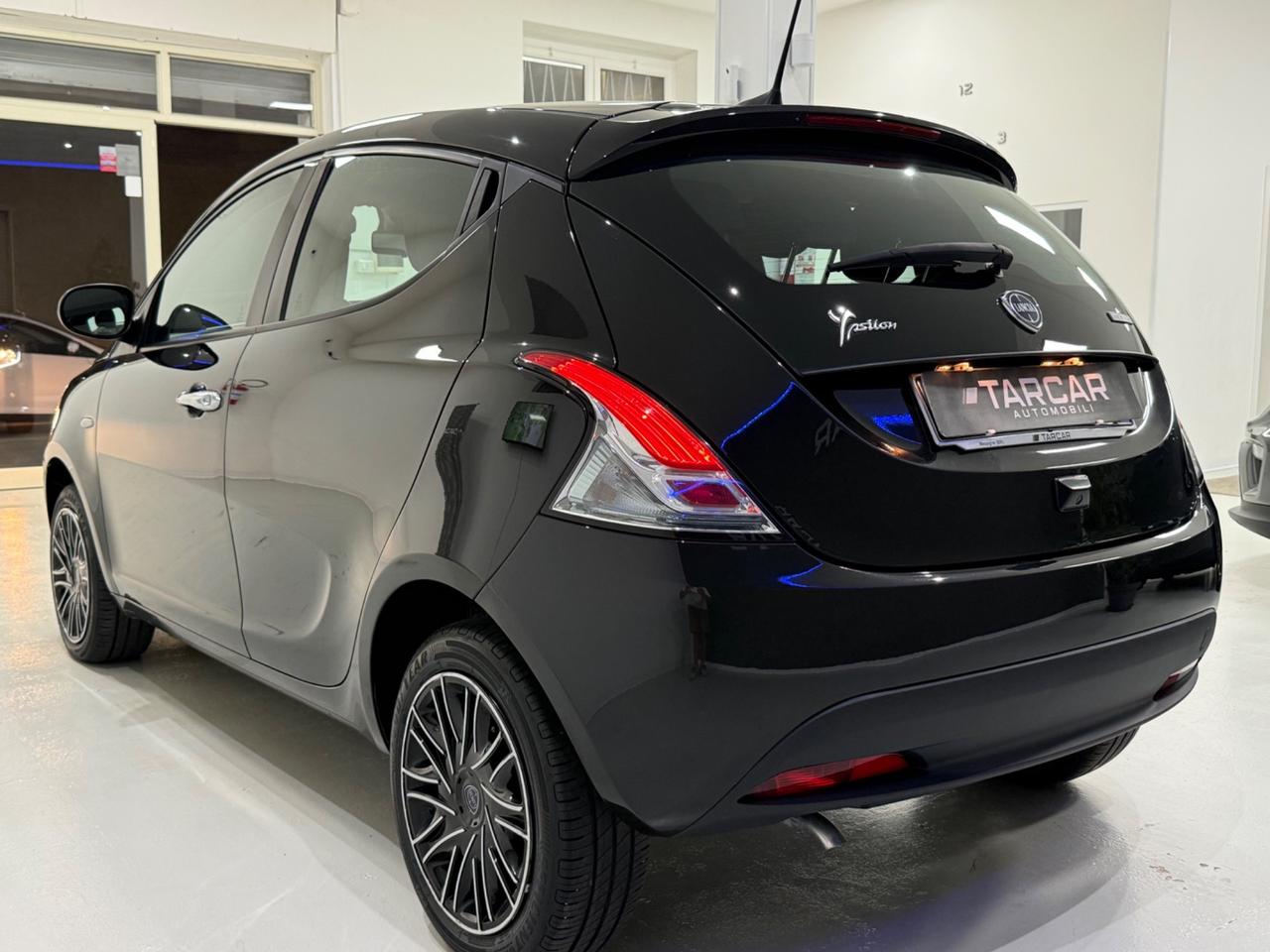 Lancia Ypsilon 1.0 Hybrid Gold *CARPLAY*CAMERA