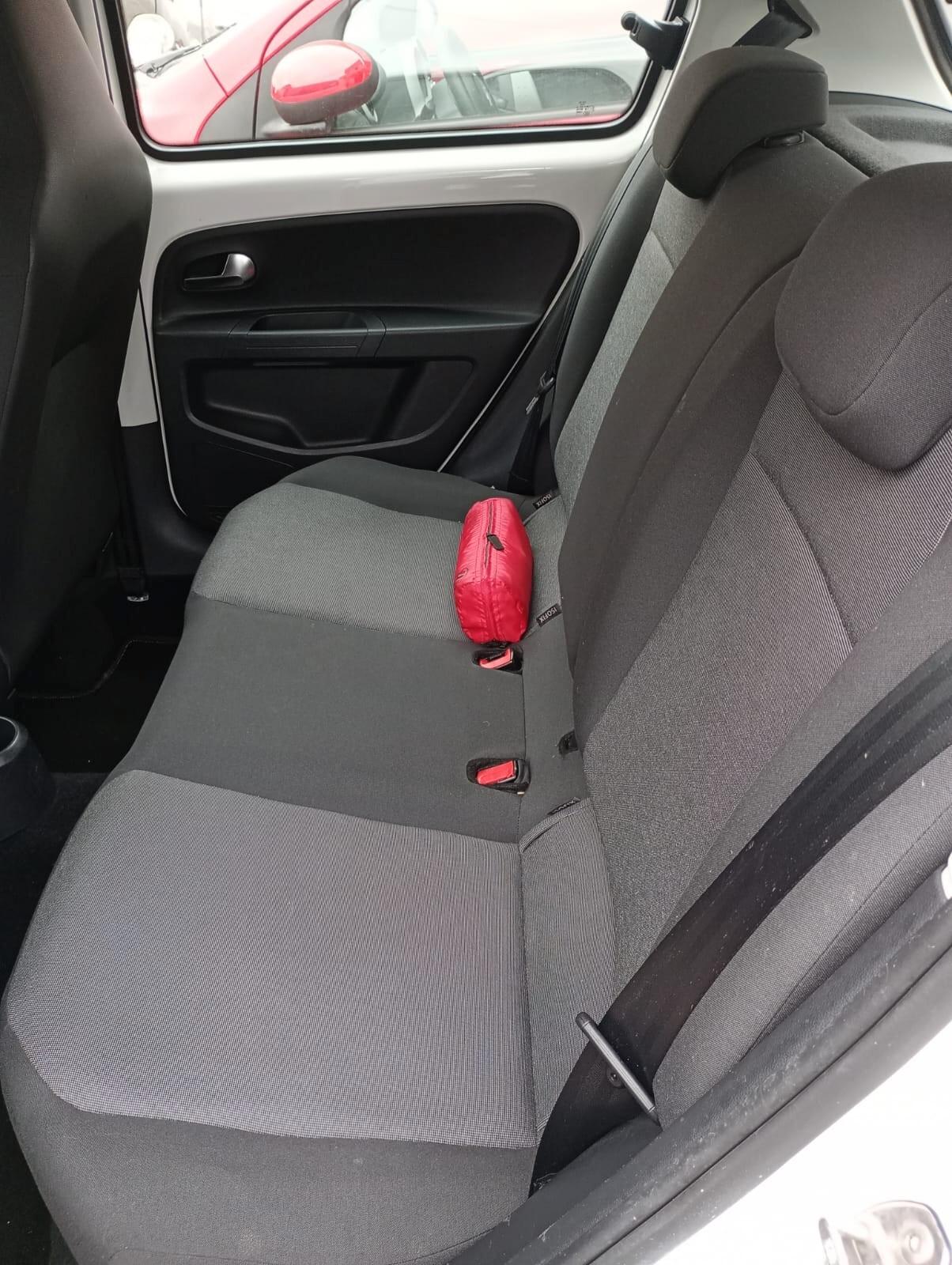 Volkswagen up! 1.0 bluemotion tech