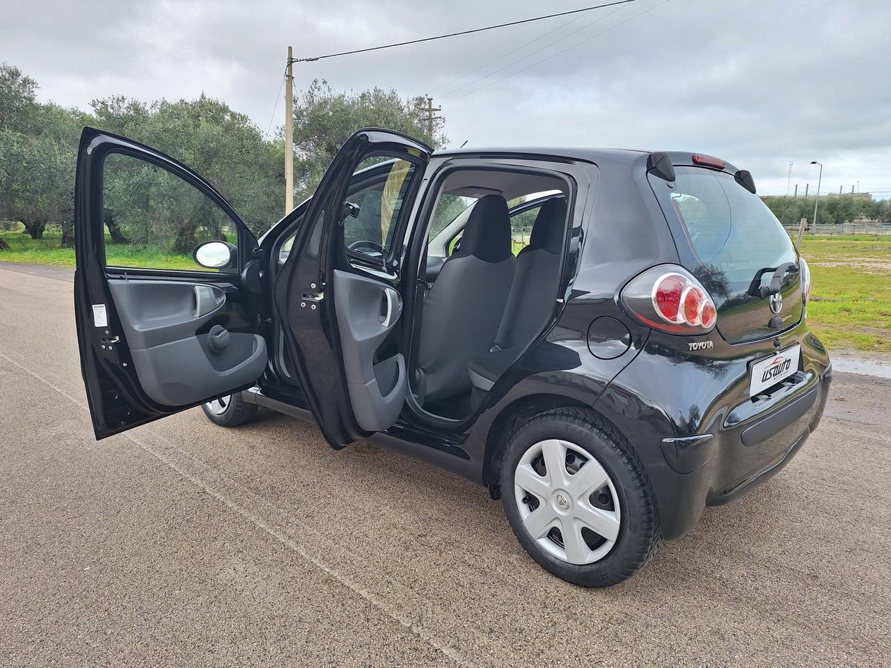 Toyota Aygo 1.0 VVT-i 5 porte Active 2012