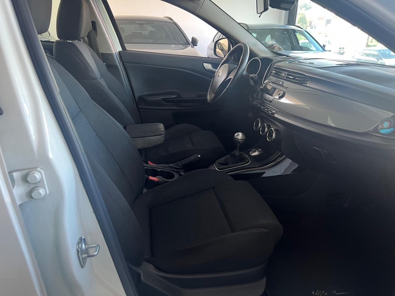 Alfa Romeo Giulietta 1.6 JTDm-2 105 CV Distinctive