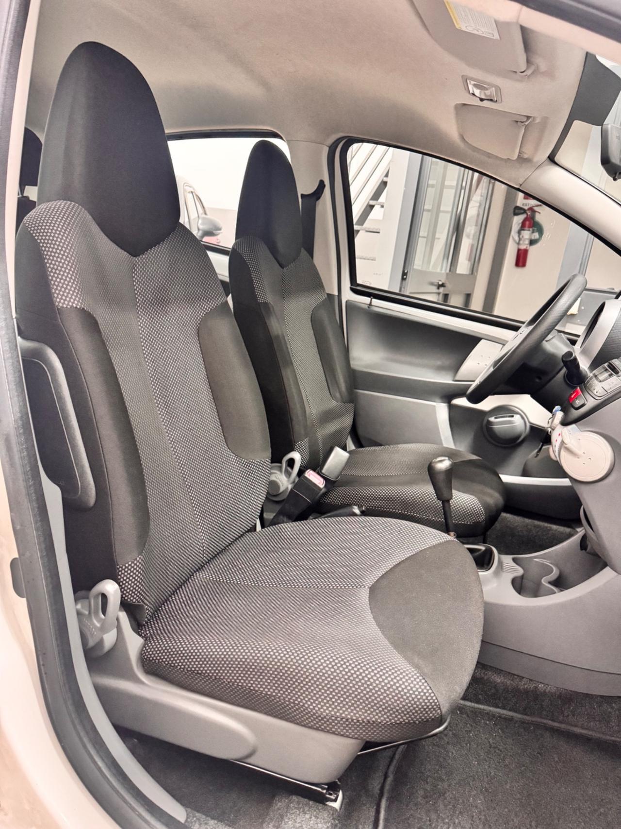 Toyota Aygo 1.0 68 Cv 5 Porte Lounge - 2012