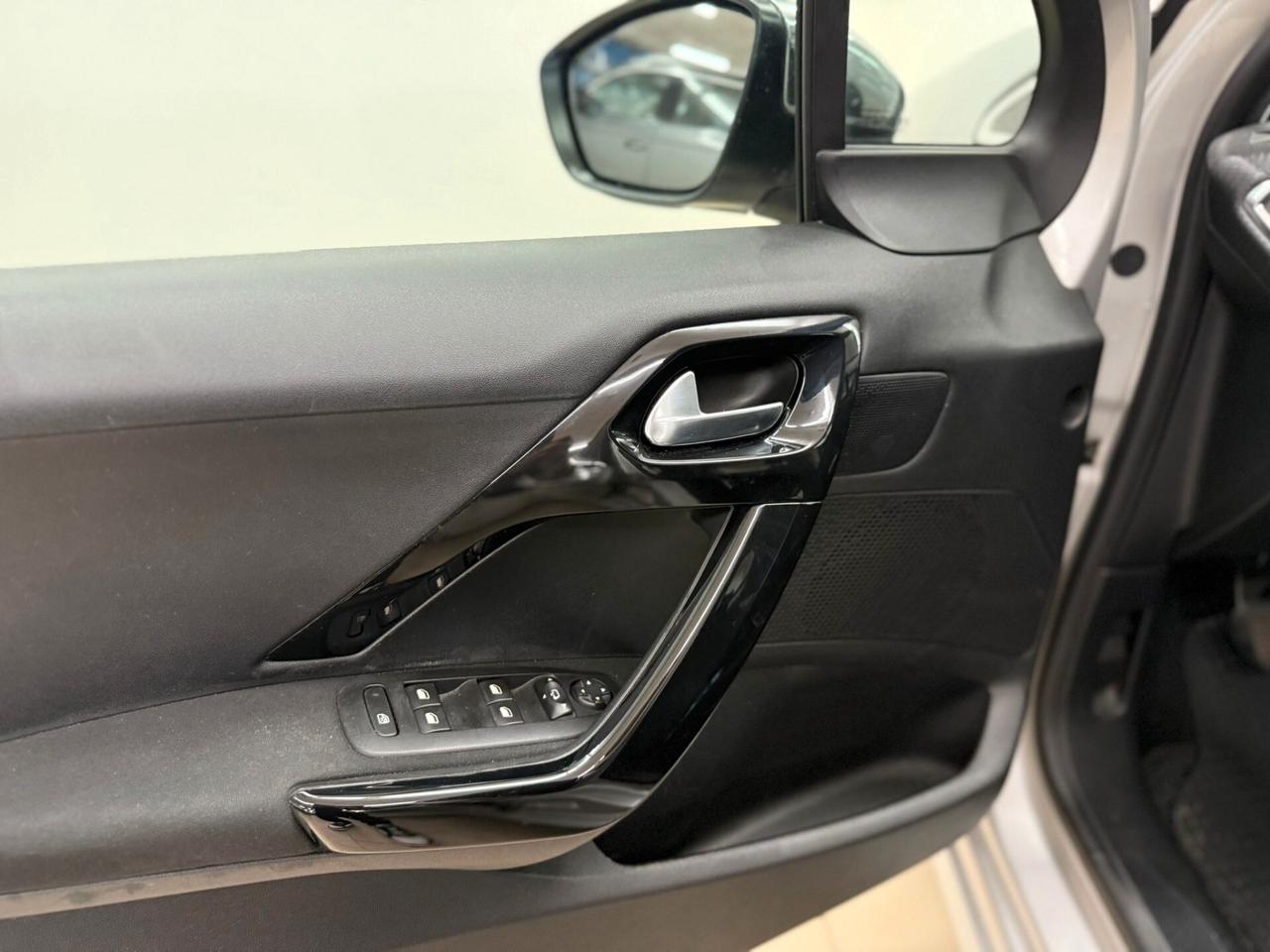 Peugeot 208 1.2 PureTech 82cv 5p. GPL Allure