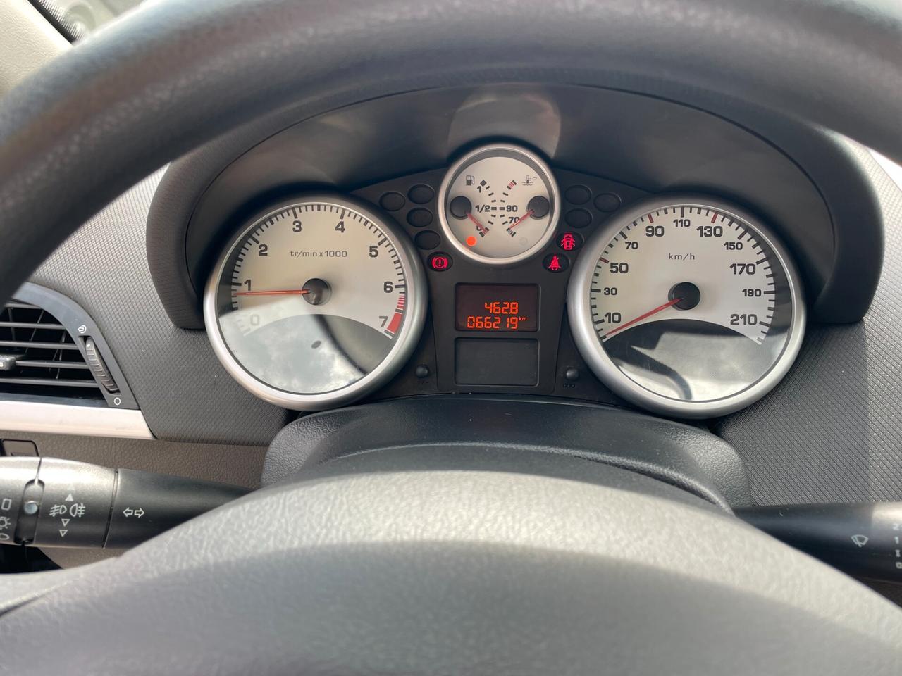 Peugeot 207 5p 1.4 16v XS IDONEA NEOPATENTATI