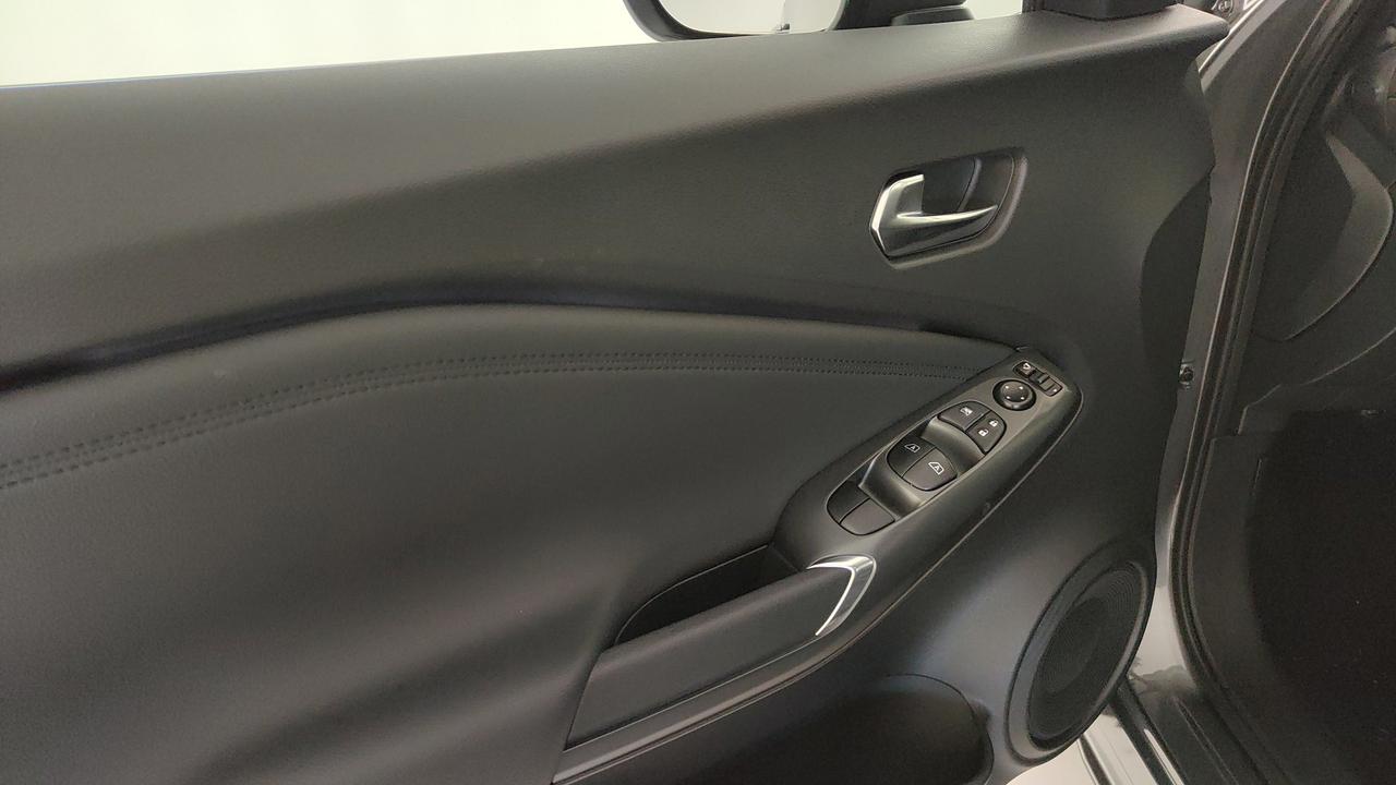 NISSAN Juke II 2024 - Juke 1.6 hev N-Connecta