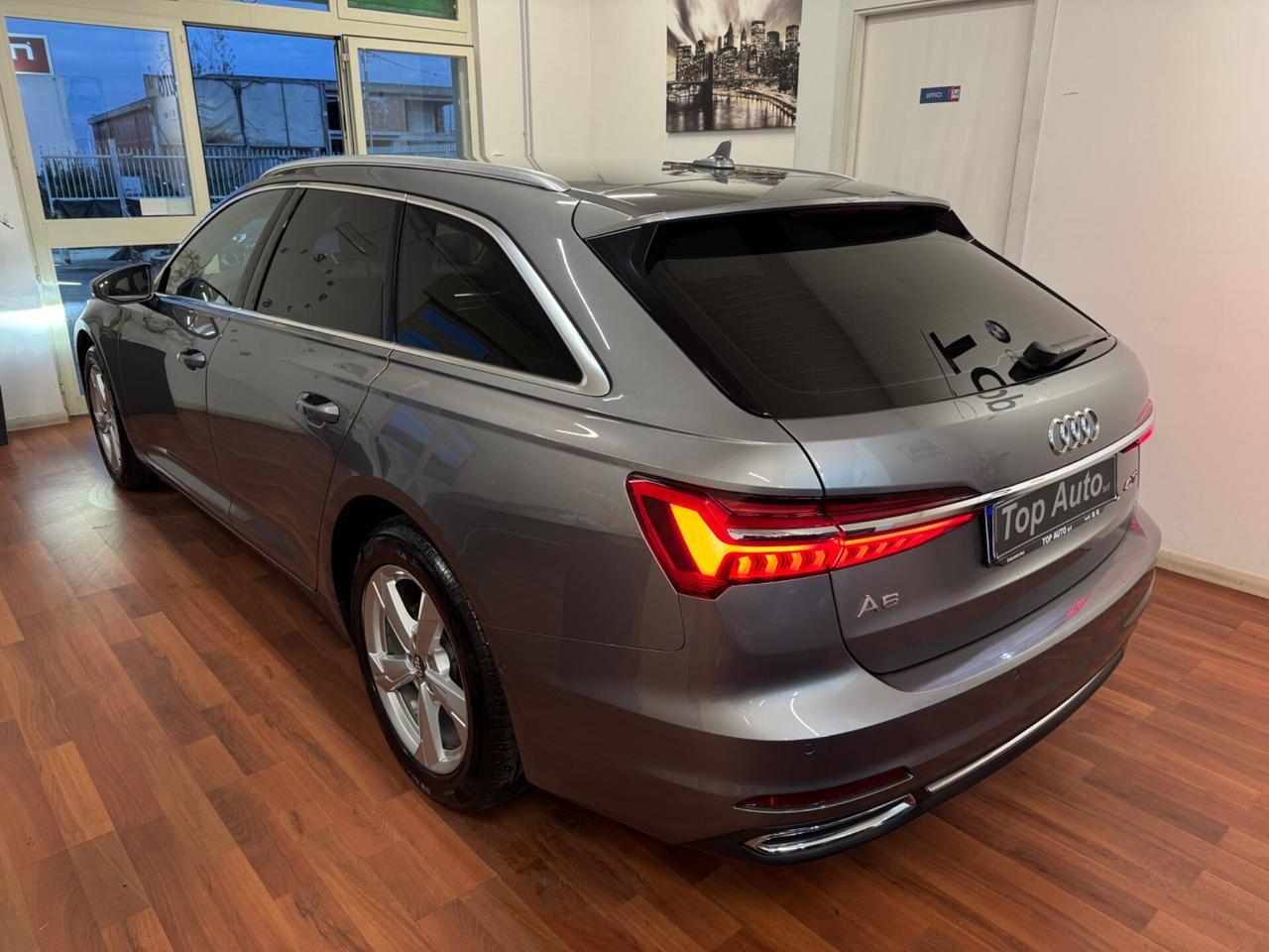 AUDI A6 AVANT 40 TDI 204 cv ULTRA S TRONIC DESIGN