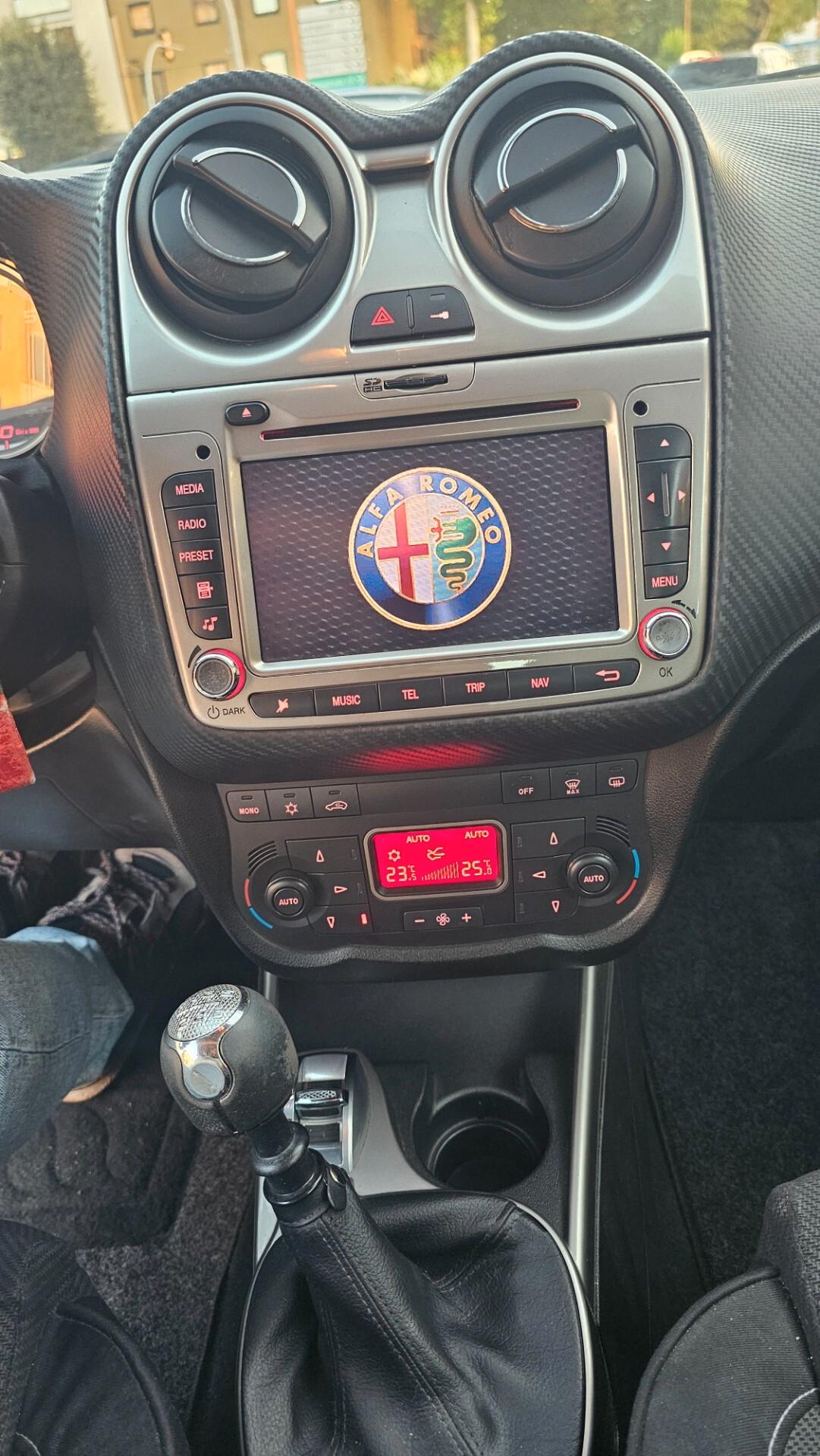 Alfa Romeo MiTo 1.6 JTDm 16V Distinctive Sport Pack