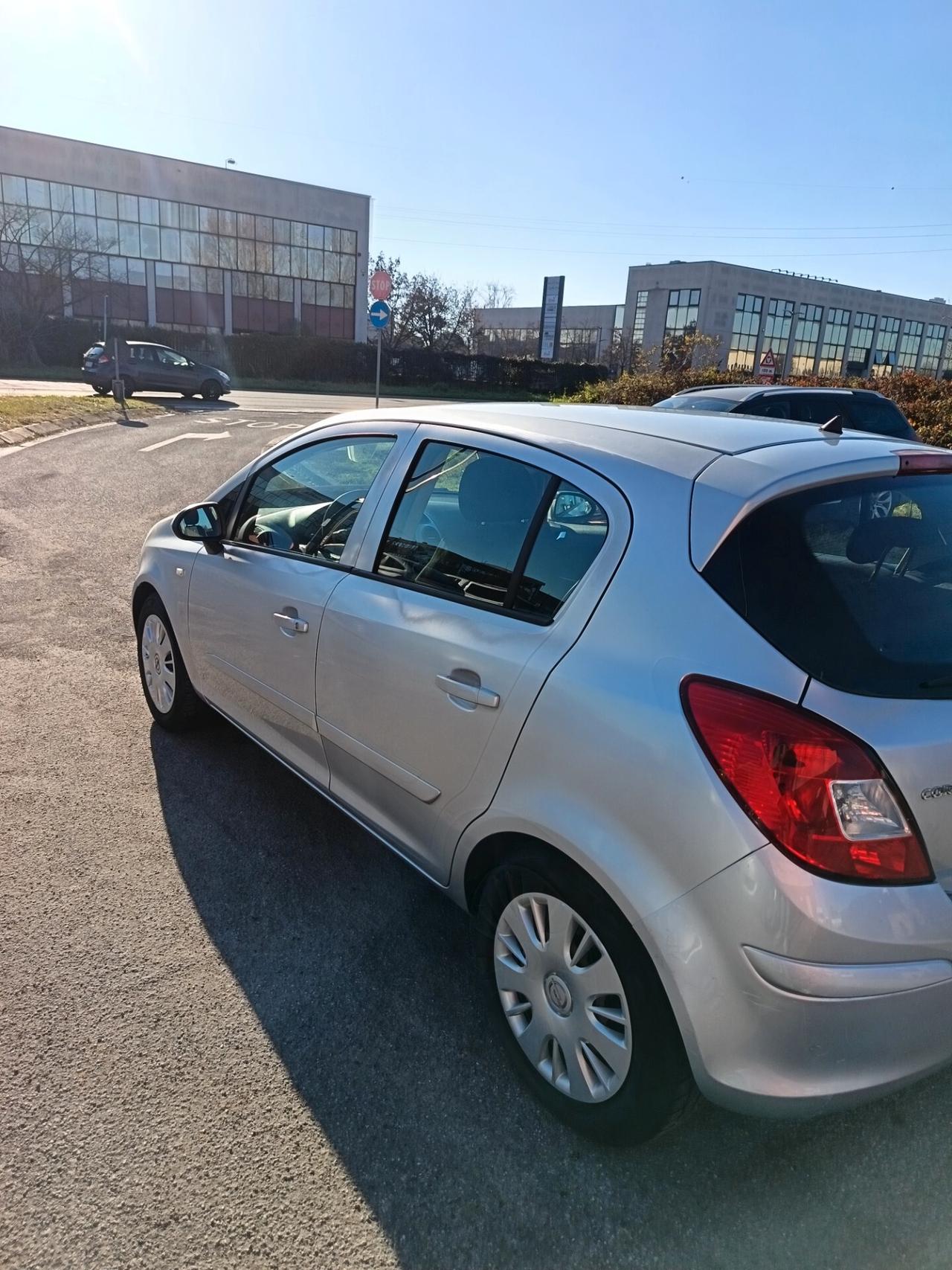 Opel Corsa 1.2 5 porte Enjoy