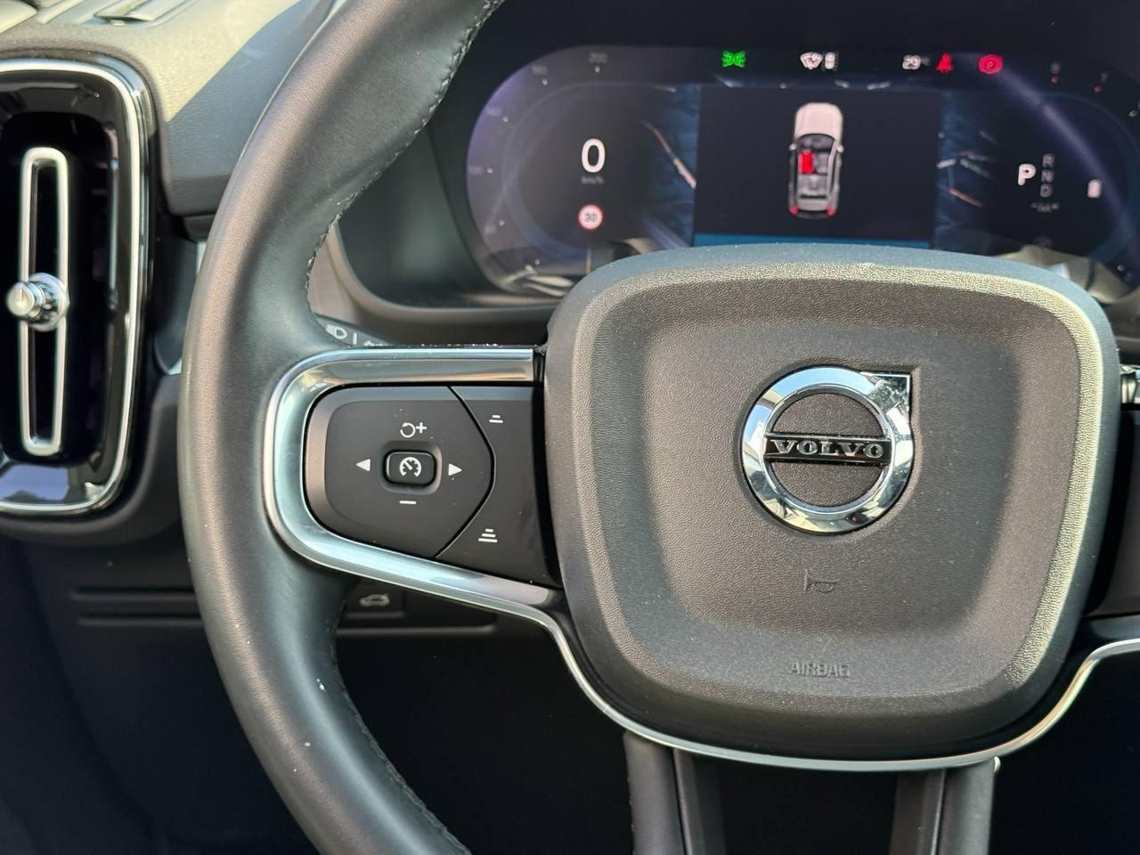 VOLVO XC40 2023 - XC40 2.0 b3 Core auto