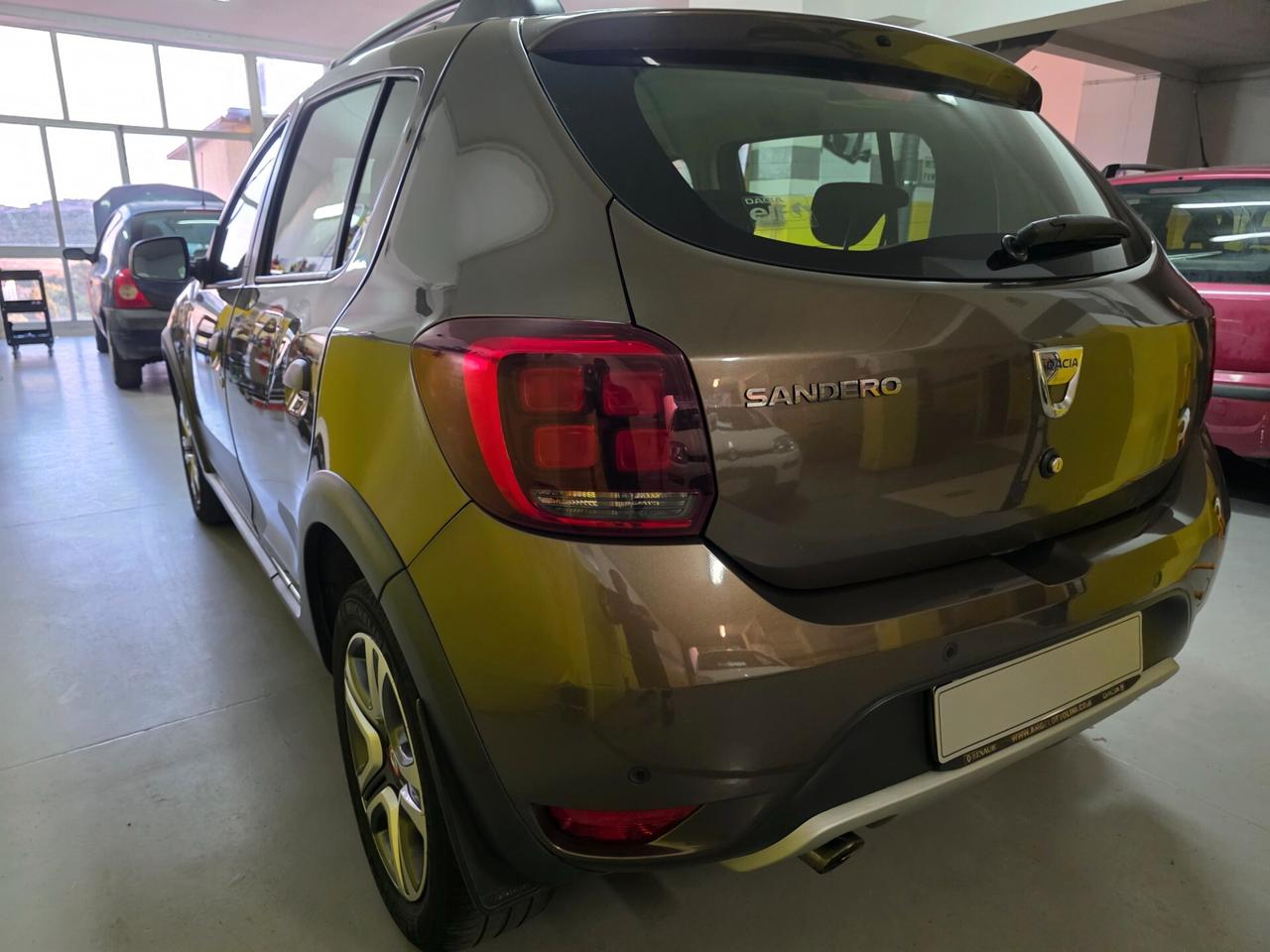 Sandero Stepway 0.9 TCe 90 CV Techroad AZIENDALE