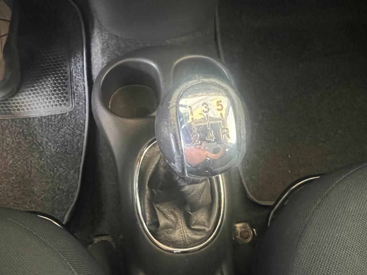 Toyota Yaris 1.4 tdi D-4D cat 5 porte Sol UNICA PROPRIETARIA KM 104.281