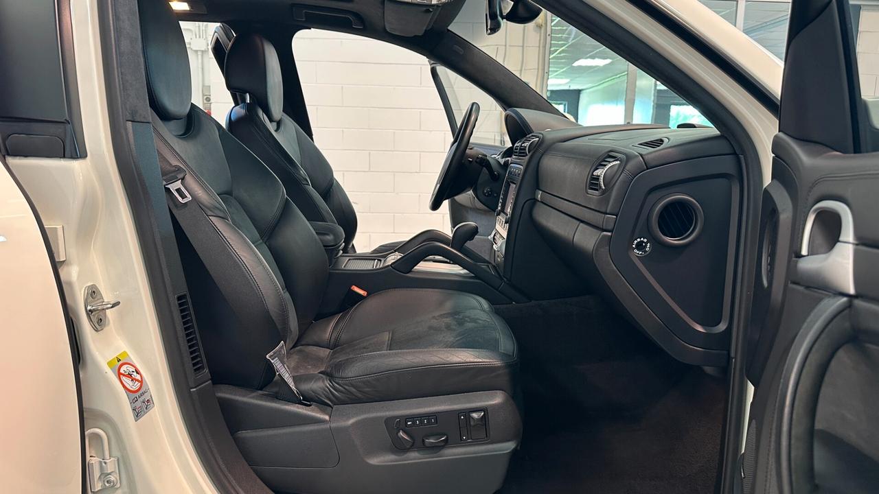 Porsche Cayenne 4.8 GTS