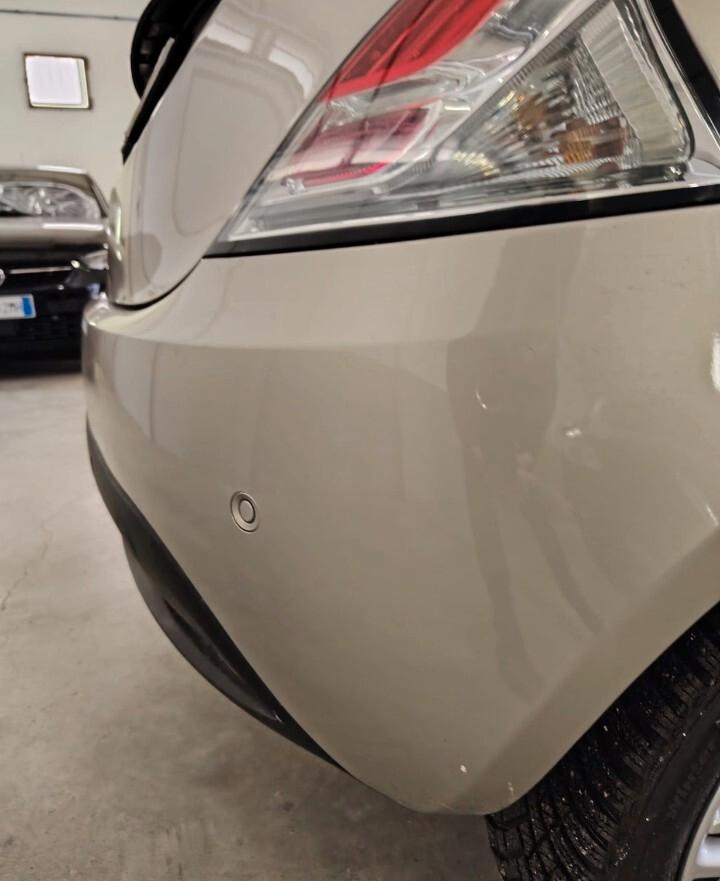 LANCIA YPSILON ECOCHIC GPL!!!
