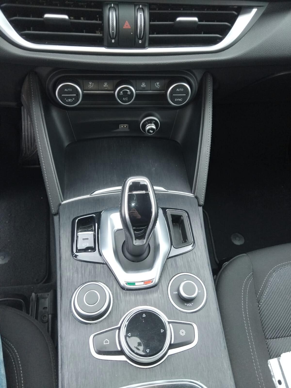 Alfa Romeo Stelvio 2.2 Turbodiesel 160 CV AT8 RWD Business