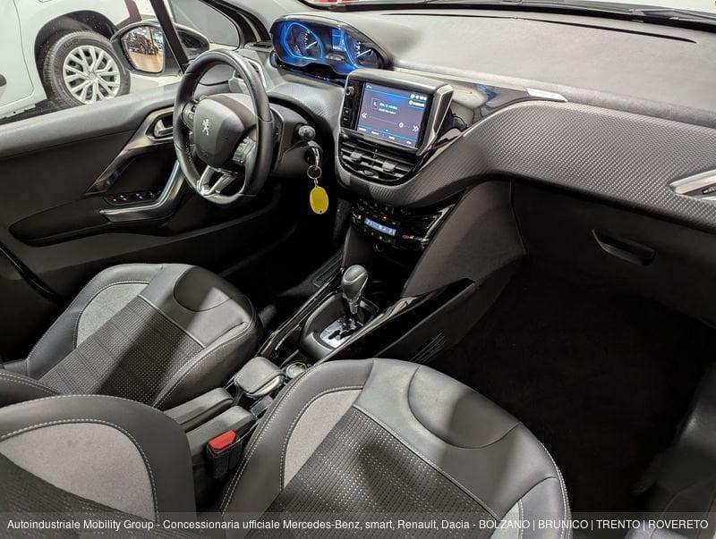 Peugeot 2008 1.2 110 CV PURETECHT EAT6 S&S ALLURE